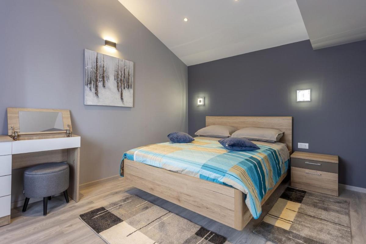 Villa Vita In Porec - Haus Fuer 6-8 Personen Каштелир Экстерьер фото