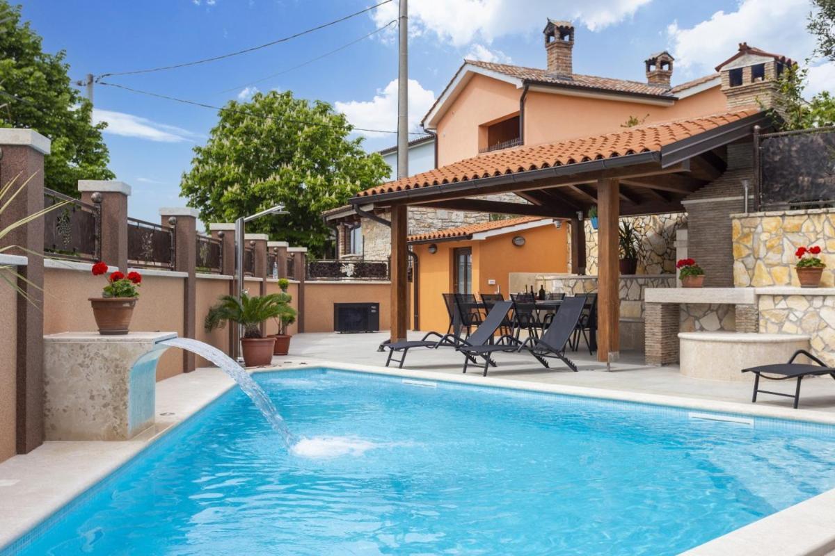 Villa Vita In Porec - Haus Fuer 6-8 Personen Каштелир Экстерьер фото