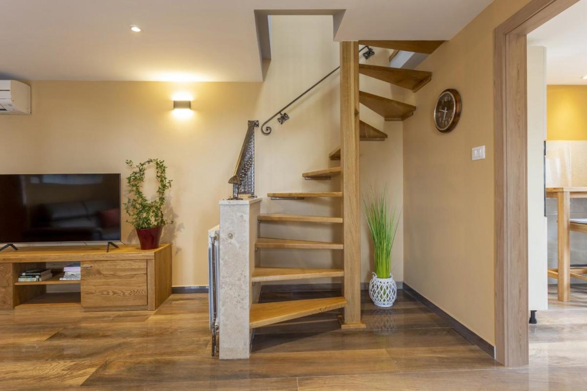 Villa Vita In Porec - Haus Fuer 6-8 Personen Каштелир Экстерьер фото