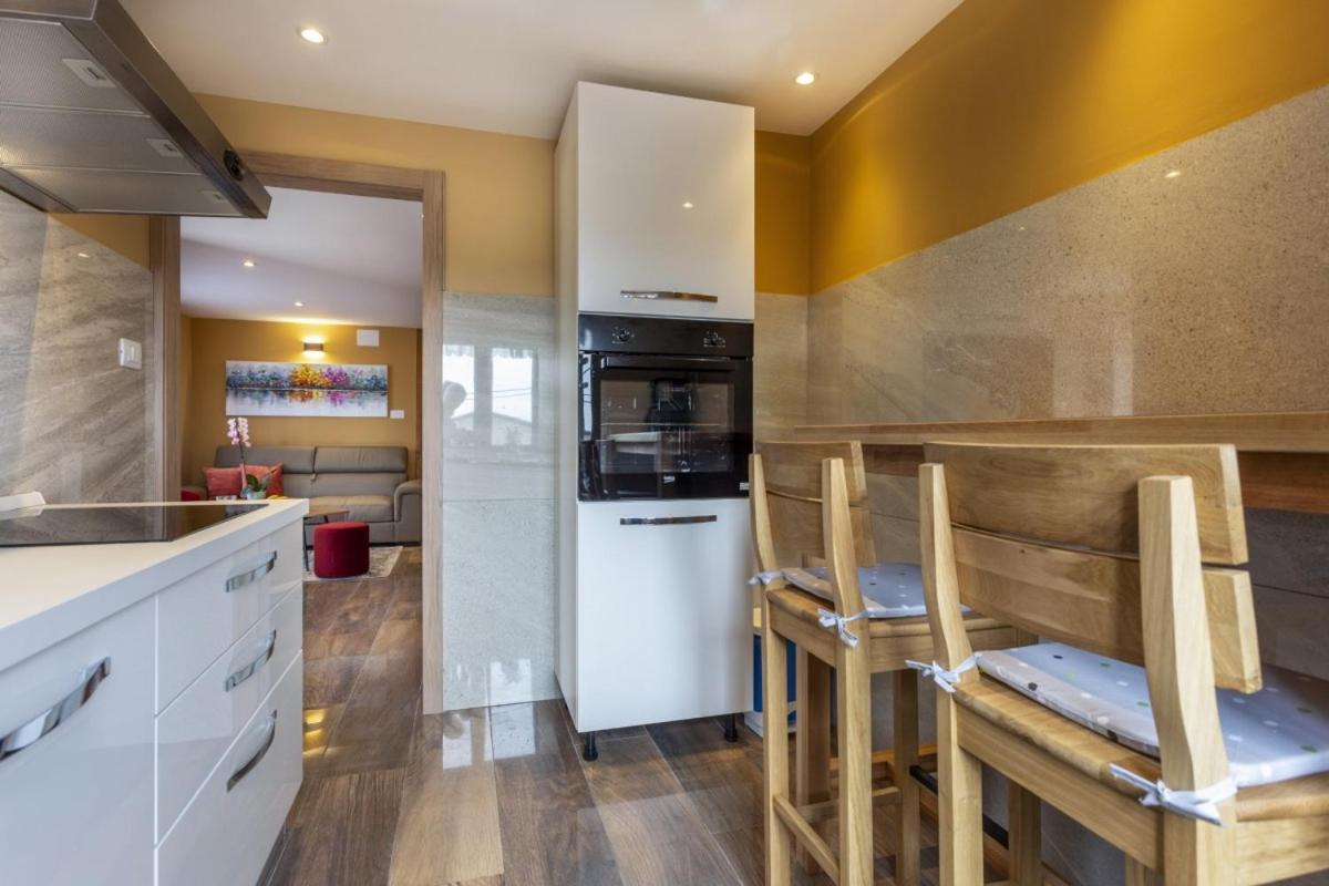 Villa Vita In Porec - Haus Fuer 6-8 Personen Каштелир Экстерьер фото